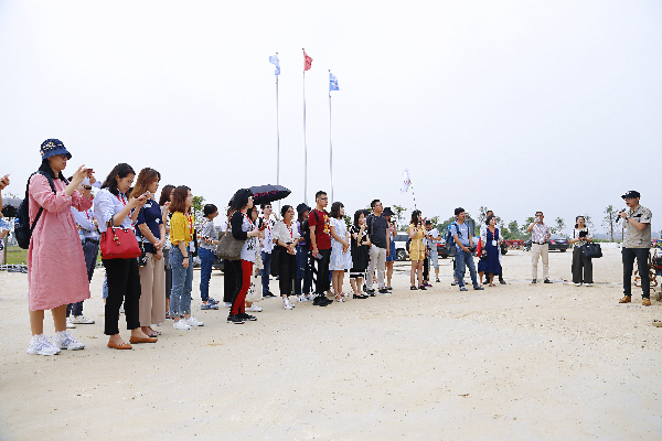 徜徉“農業海洋” 全國網媒參觀印智航天農業產業園