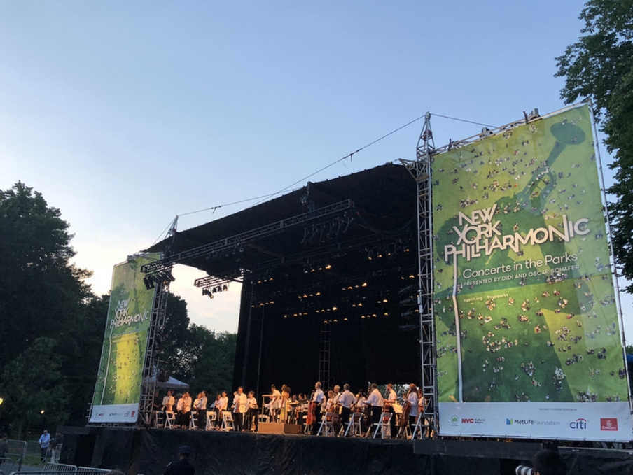 中國學(xué)生加入紐約愛樂夏季公園露天音樂會